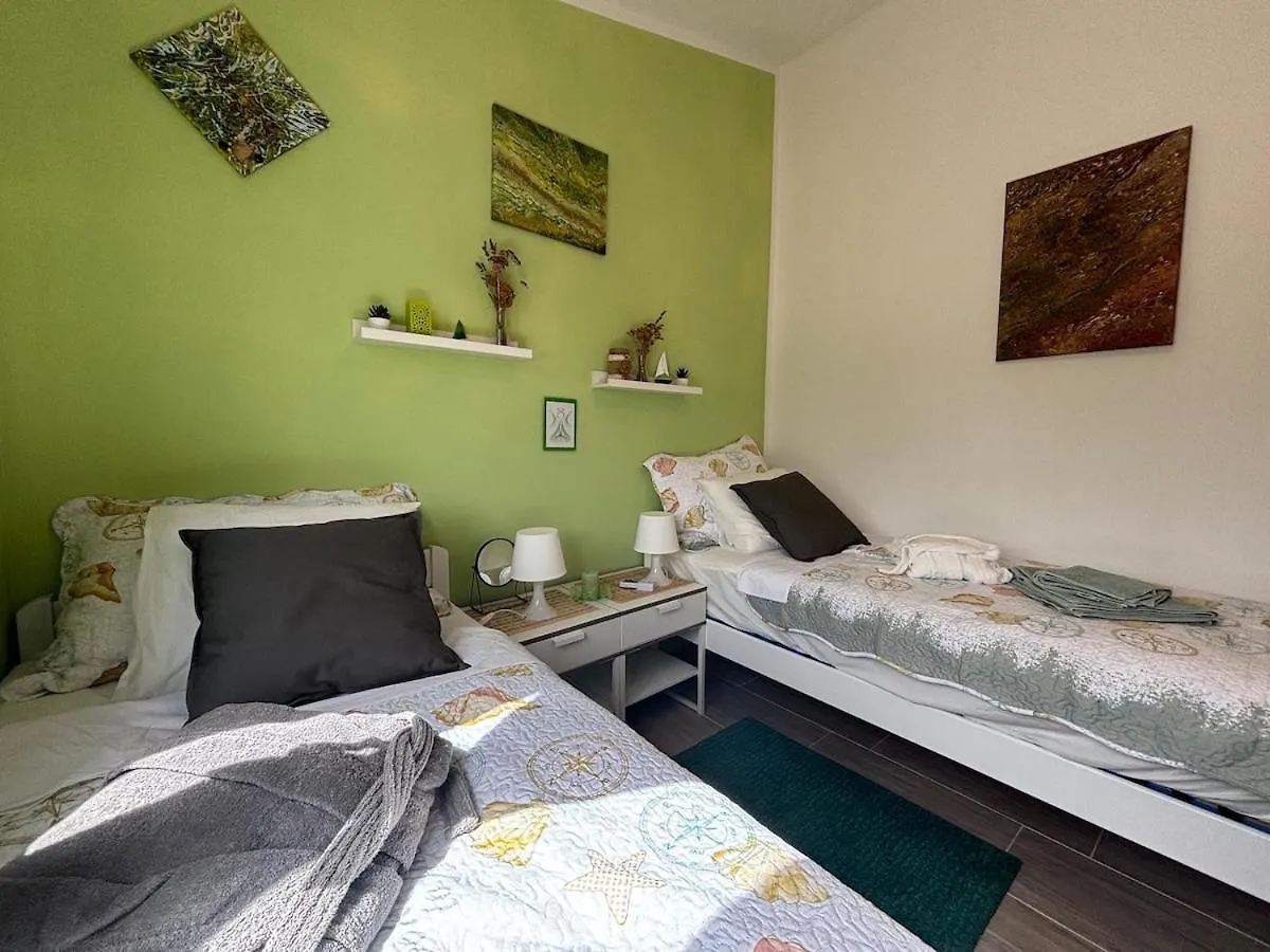 Sea View Apartment Artmare Lukoran