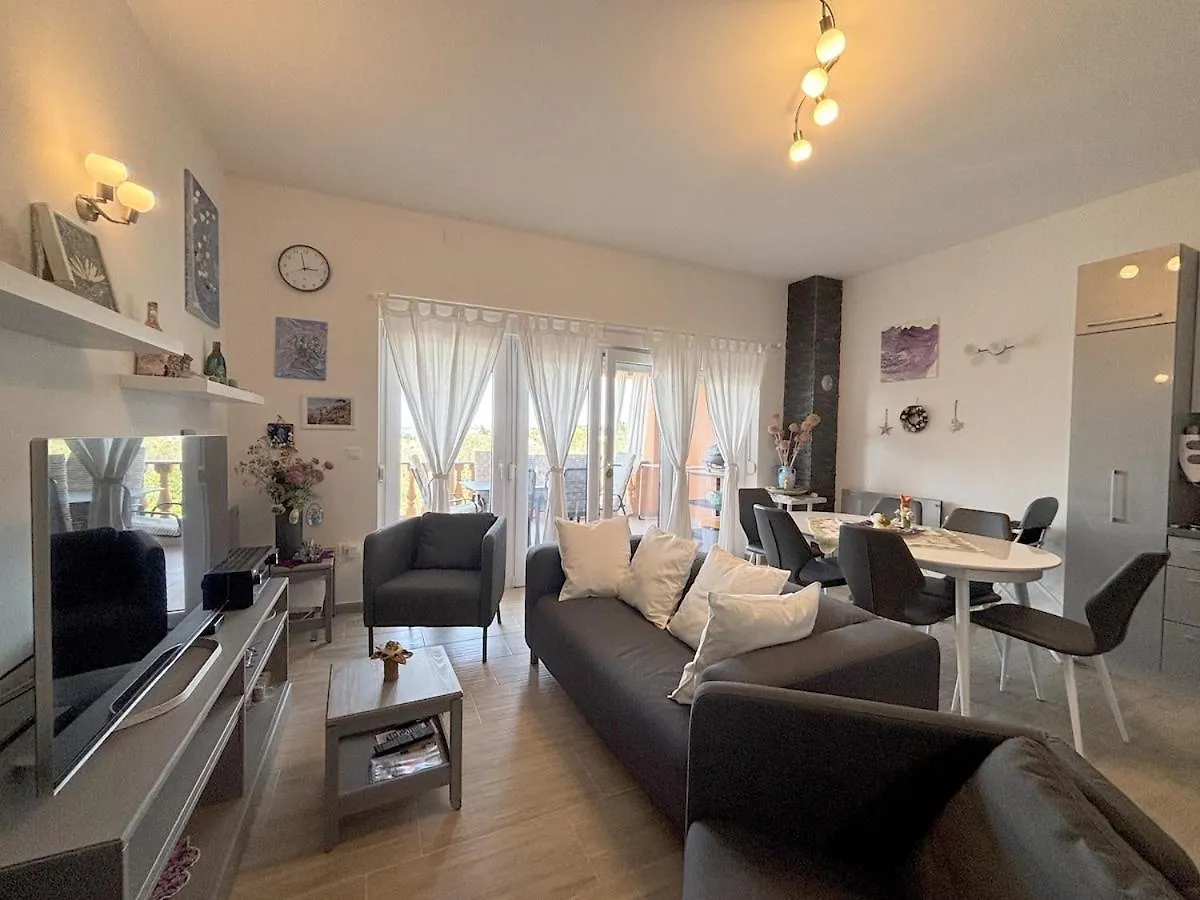 Sea View Apartment Artmare Lukoran
